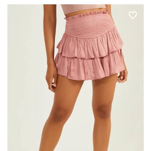 Size large ruffle satin skirt in maroon - Picture 5 of 5